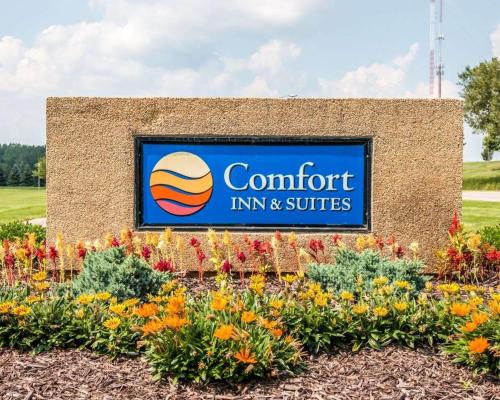 Фотография гостиницы Comfort Inn & Suites and Conference Center