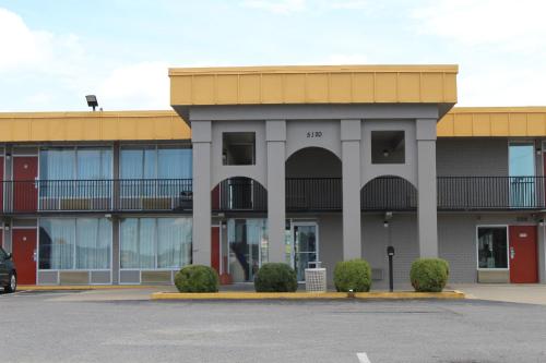 Фотография гостиницы Econo Lodge Paducah West I-24