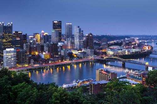 Фотография гостиницы Sheraton Pittsburgh Hotel at Station Square