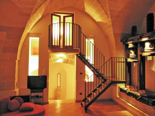 Фотография гостевого дома 3 bedrooms house with enclosed garden and wifi at Surano 7 km away from the beach