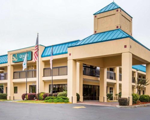 Фотография гостиницы Quality Inn near Six Flags Douglasville