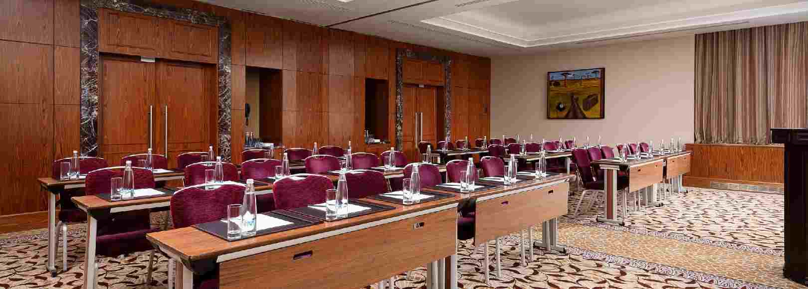 Фотография конференц-зала Зал Попова