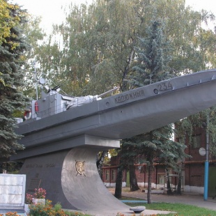 Фотография памятника Памятник-бронекатер БКА-75 Калюжный