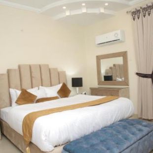Фотография гостиницы Premier Inn Grand Gulberg