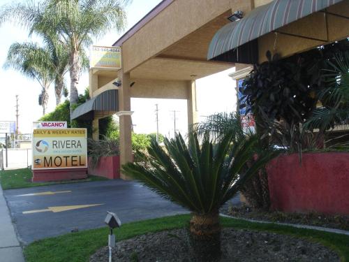 Фотографии мотеля 
            Rivera Inn & Suites Motel