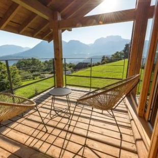 Фотография гостевого дома Wood & Art - Maison 360° vue lac Annecy by Locationlacannecy