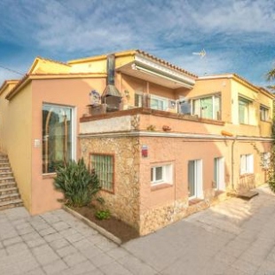 Фотография гостевого дома Stunning home in Sant Antoni Calonge w/ WiFi and 5 Bedrooms