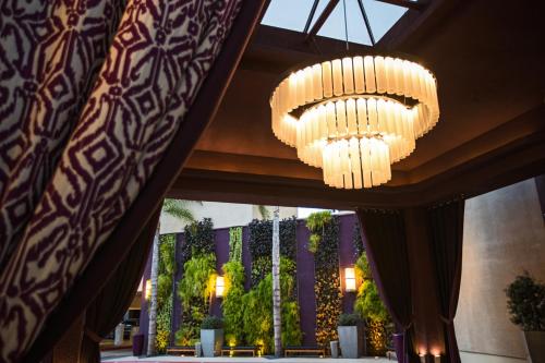 Фотография гостиницы Avenue of the Arts Costa Mesa, a Tribute Portfolio Hotel