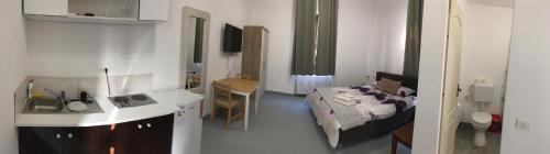 Фотографии мини отеля
Piata Uniri Cozy Inn