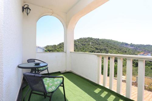 Фотография гостевого дома Apartments with a parking space Okrug Donji, Ciovo - 15848