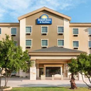 Фотографии гостиницы
Days Inn & Suites by Wyndham San Antonio near AT&T Center
