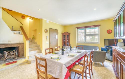 Фотография гостевого дома Beautiful home in Torvaianica w/ Outdoor swimming pool and 5 Bedrooms