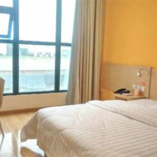 Фотографии гостиницы 
            7Days Inn Langzhong Seven Mile Avenue