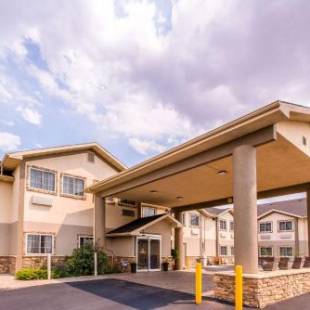 Фотографии гостиницы
Quality Inn & Suites - University