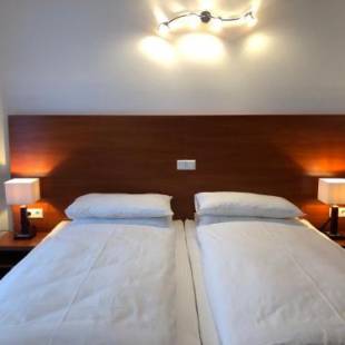 Фотографии гостиницы 
            Hotel Mirabell