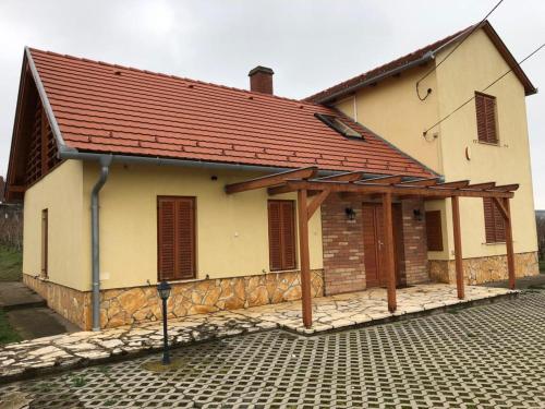 Фотография гостевого дома Sárgaház