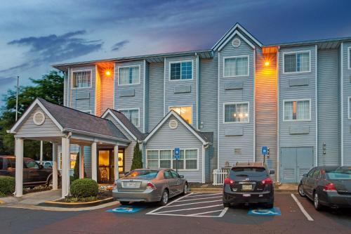 Фотография гостиницы Microtel Inn by Wyndham Atlanta Airport