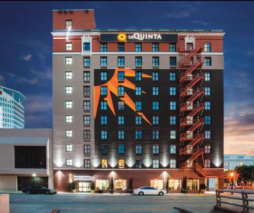 Фотография гостиницы La Quinta Inn & Suites by Wyndham Dallas/Fairpark