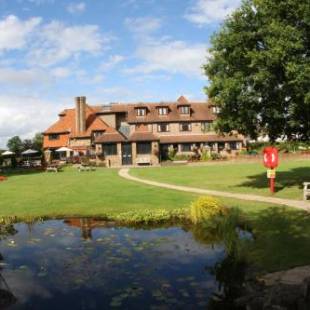 Фотографии гостиницы
Stirrups Hotel