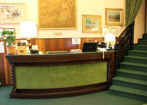 Фотография гостиницы London Hotel