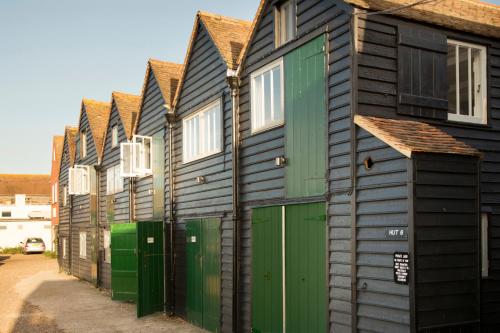 Фотография апарт отеля Whitstable Fisherman's Huts and Warehouse Holiday Lets