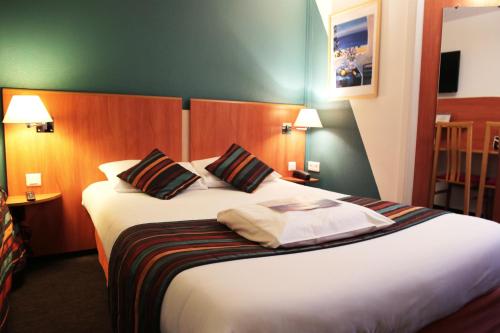 Фотография гостиницы Kyriad Paris Sud Les Ulis Courtaboeuf