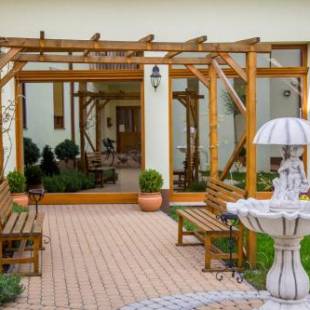 Фотографии гостиницы
Hotel Corvinus