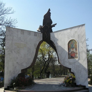 Фотография Памятник жертвам чернобыльской катастрофы 