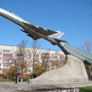 Фотография памятника Памятник-самолет СУ-9