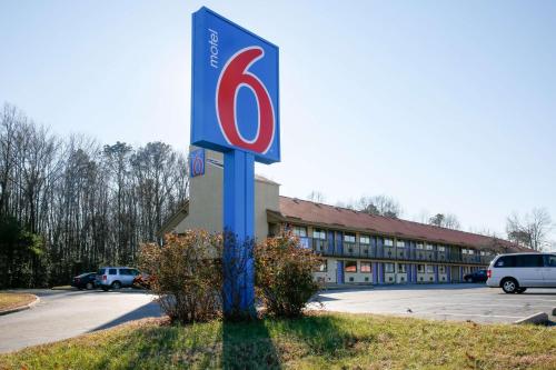 Фотография гостиницы Motel 6-Richmond, VA - Midlothian Turnpike
