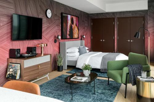 Фотография гостевого дома Liz by Black Swan - DC Executive Flat