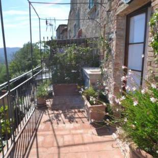 Фотографии гостевого дома
Mountain-view Holiday Home in Montecastelli with Private Terrace