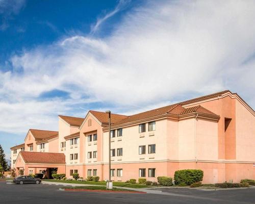 Фотография гостиницы Rodeway Inn Watsonville