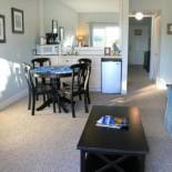 Фотография мини отеля Inn at Camachee Harbor View Suite 27