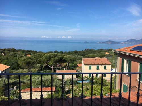 Фотография гостевого дома Montemarcello Holiday Home