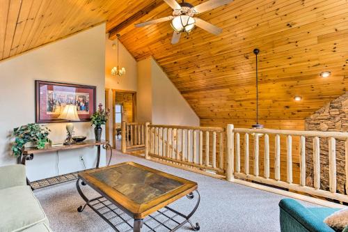 Фотография гостевого дома Maggie Valley Cabin with Private Hot Tub and Game Room!