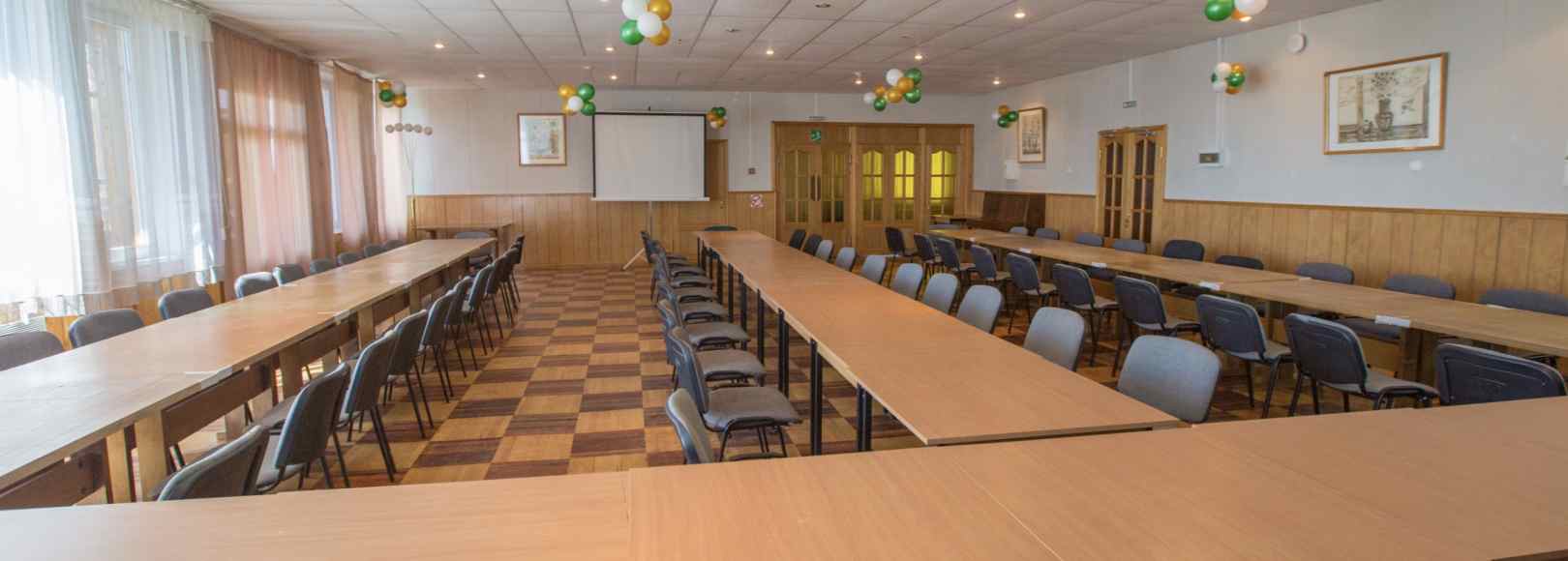 Фотография конференц-зала Дом ученых Тиетта ФИЦ КНЦ РАН