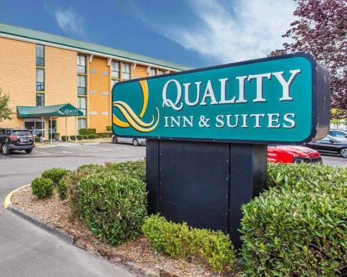 Фотография гостиницы Quality Inn & Suites Everett