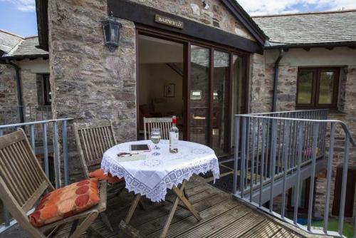 Фотография гостевого дома Barnfield - Beautiful Barn, River views, Close to Quay