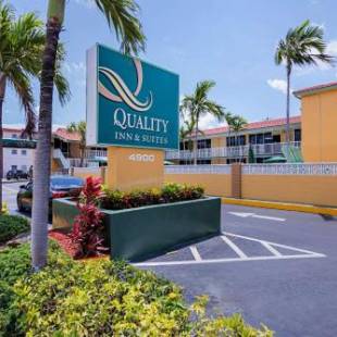 Фотографии гостиницы 
            Quality Inn & Suites Airport - Cruise Port Hollywood