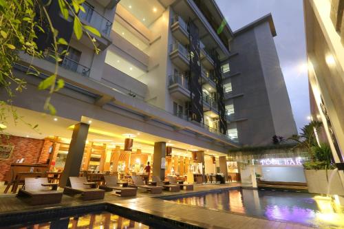 Фотография гостиницы Crystal Lotus Hotel Yogyakarta