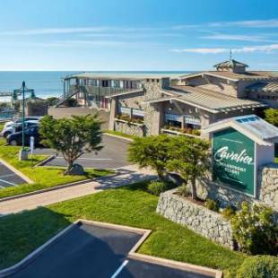 Фотографии гостиницы 
            Cavalier Oceanfront Resort