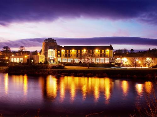 Фотография гостиницы The Riverside Park Hotel