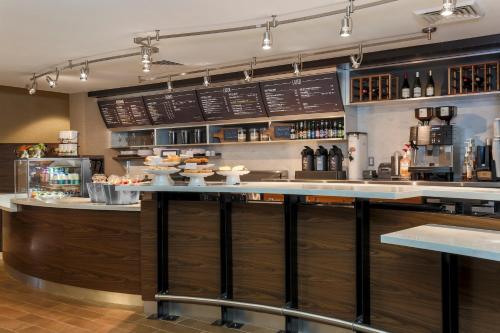 Фотография гостиницы Courtyard by Marriott Potomac Mills Woodbridge