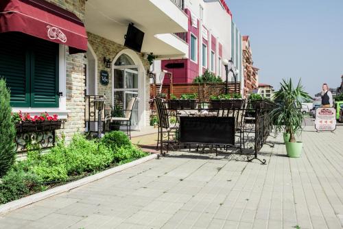 Фотография гостиницы The Step Family Hotel