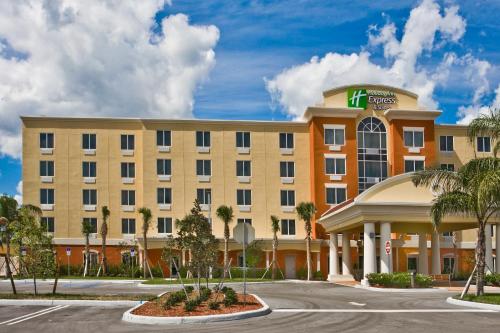 Фотография гостиницы Holiday Inn Express Hotel & Suites Port St. Lucie West, an IHG Hotel