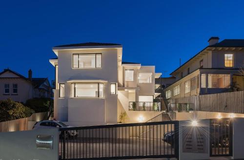 Фотография апарт отеля 110 Hampden Apartments