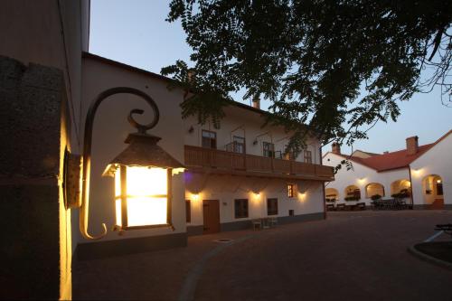 Фотографии гостиницы
Régi Posta Étterem és Fogadó