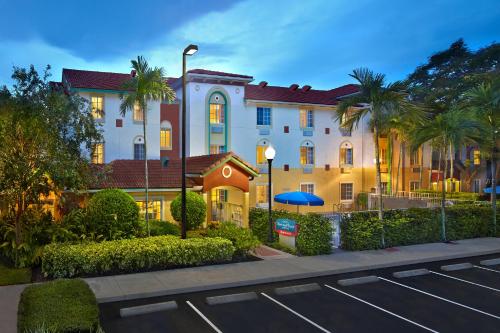 Фотография гостиницы TownePlace Suites by Marriott Fort Lauderdale Weston