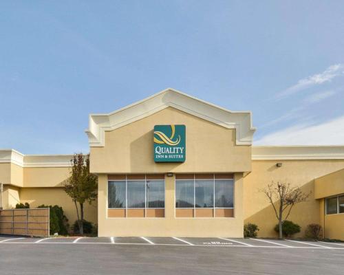 Фотография гостиницы Quality Inn & Suites Indiana, PA